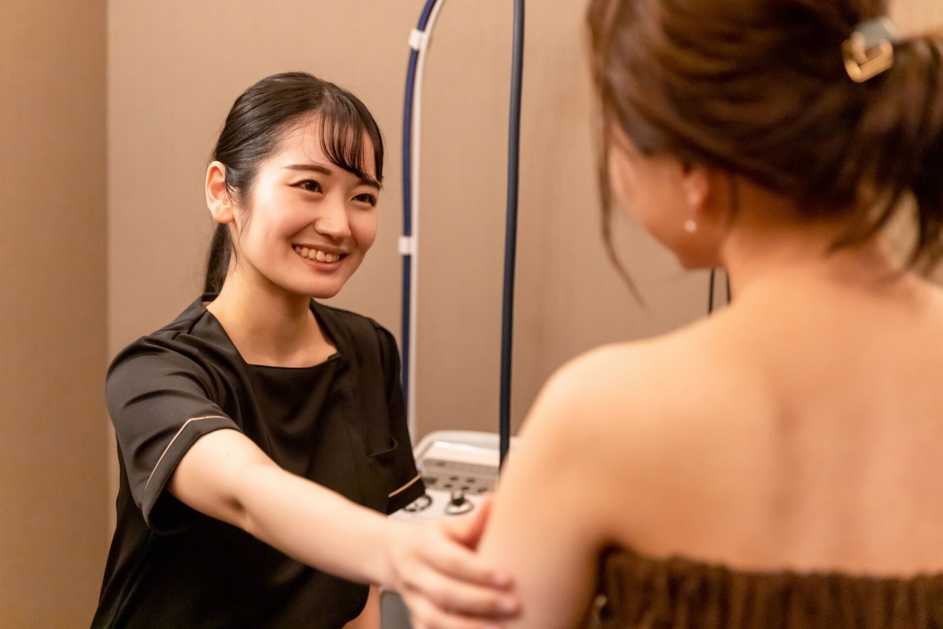 脱毛した毛はいつ抜ける？効果が出るまでの注意点や期間を解説